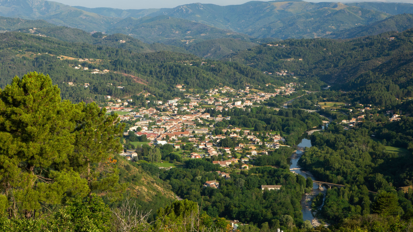 Lalevade d'Ardèche - Vue depuis le Col de Farges ©S.BUGNON