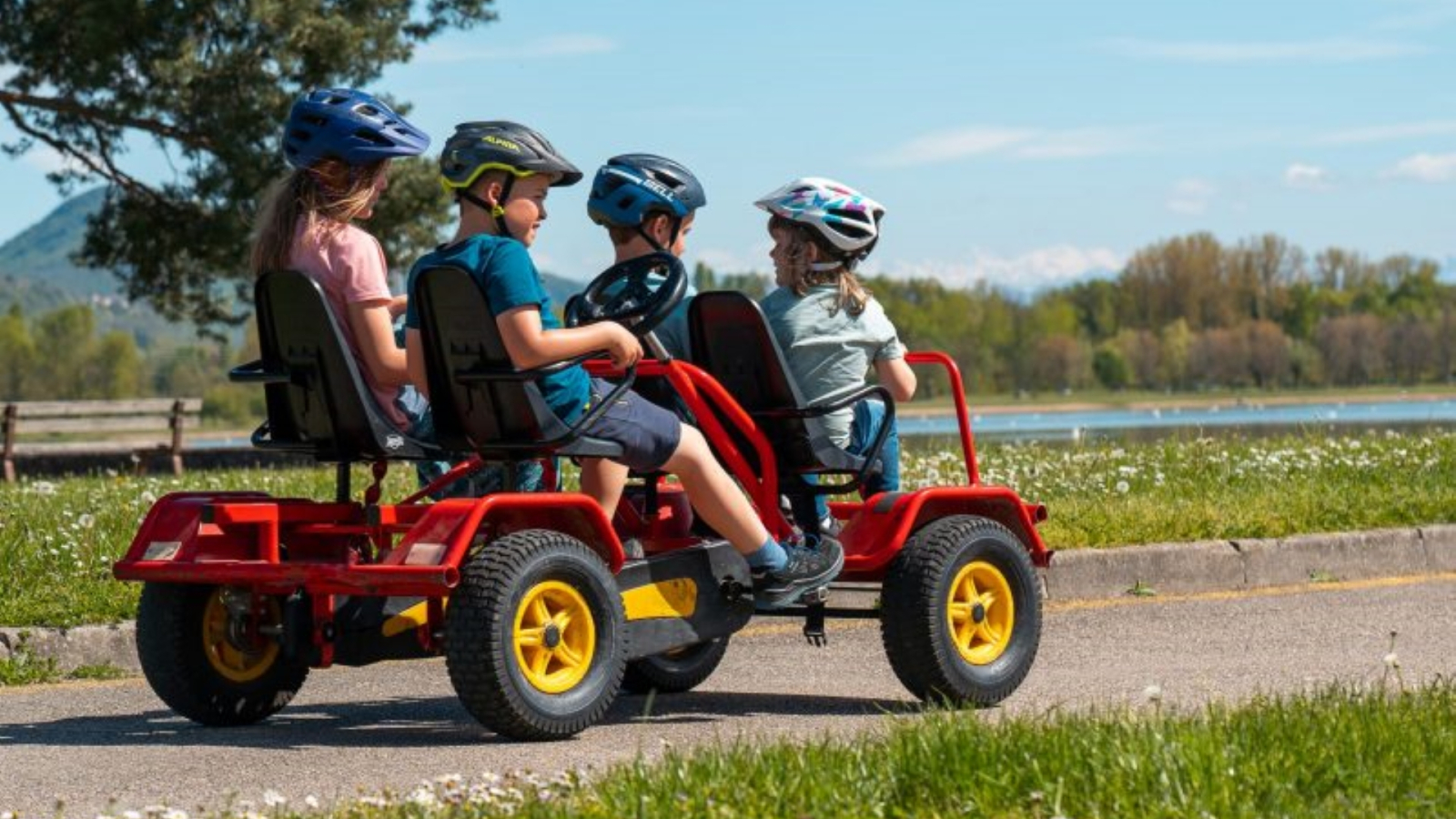 Kart à pédales - à la base de loisirs de la Vallée Bleue - Montalieu-Vercieu - Balcons du Dauphiné - Nord-Isère - à moins d'une heure de Lyon