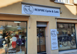 Respire Cycle & Café - Morestel - le long de l'itinéraire ViaRhôna