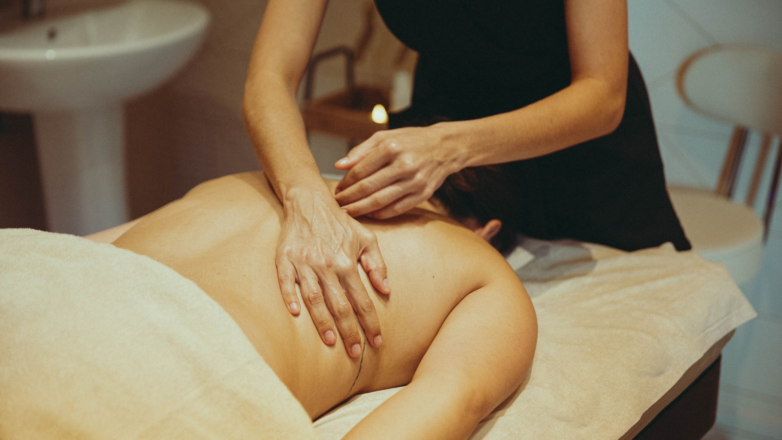 Massage au Spa du Château de Chapeau Cornu_Vignieu - Balcons du Dauphiné - Isère