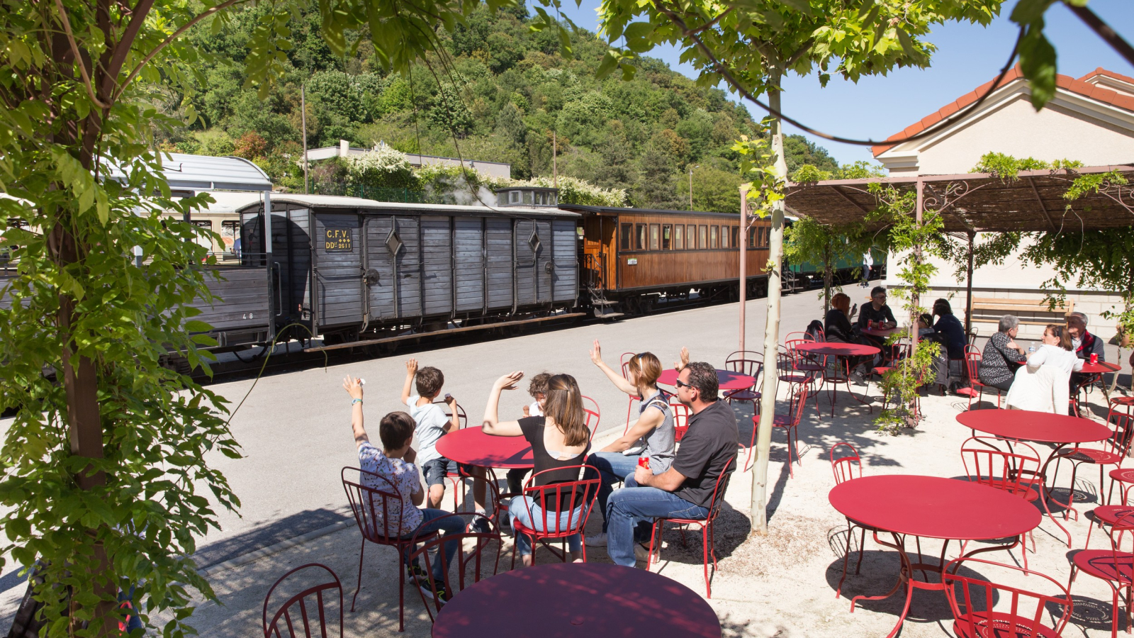 Au Viv'Arrêt_snack du Train de l'Ardèche