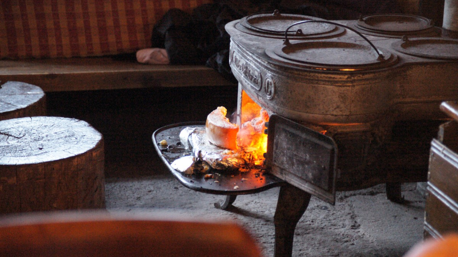 Raclette using a wood-burning stove