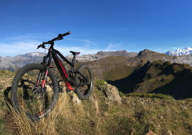 Guided mountain bike outing