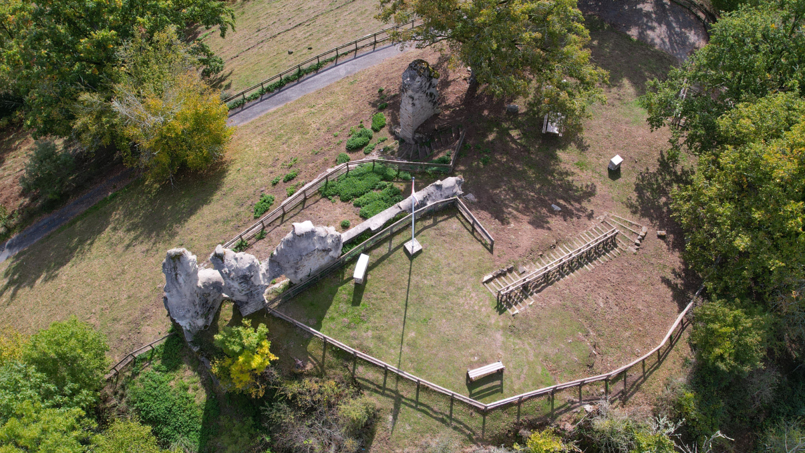Ruines du Château de Thynières_Beaulieu