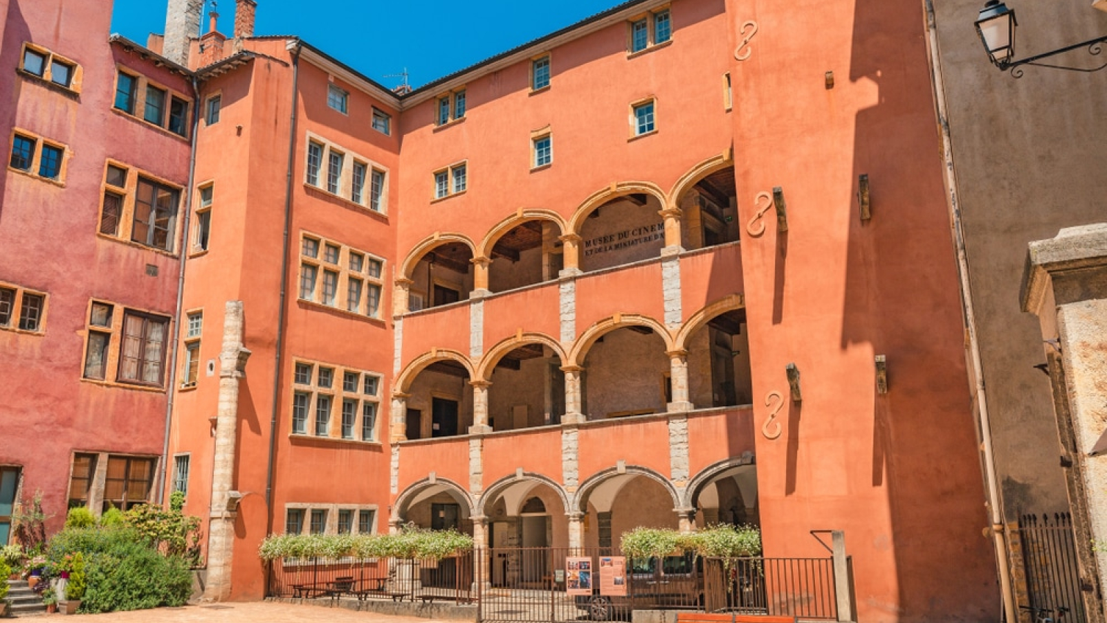 Bâtiment du Musée Cinéma & Miniature, nommé la Maison des Avocats datant de 1406