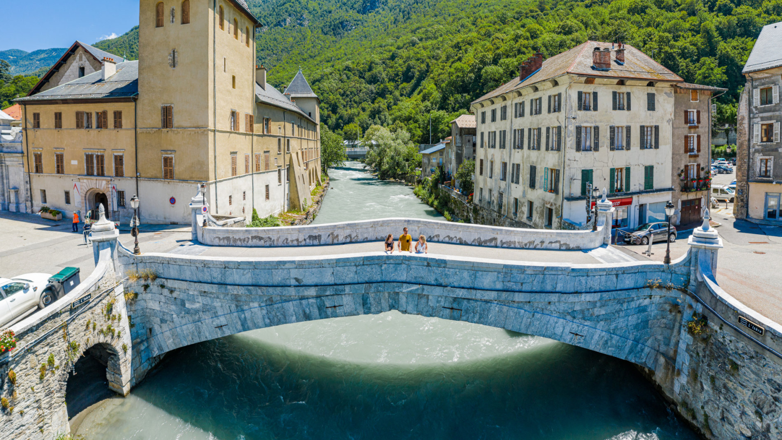 Le vieux pont / L'Isère