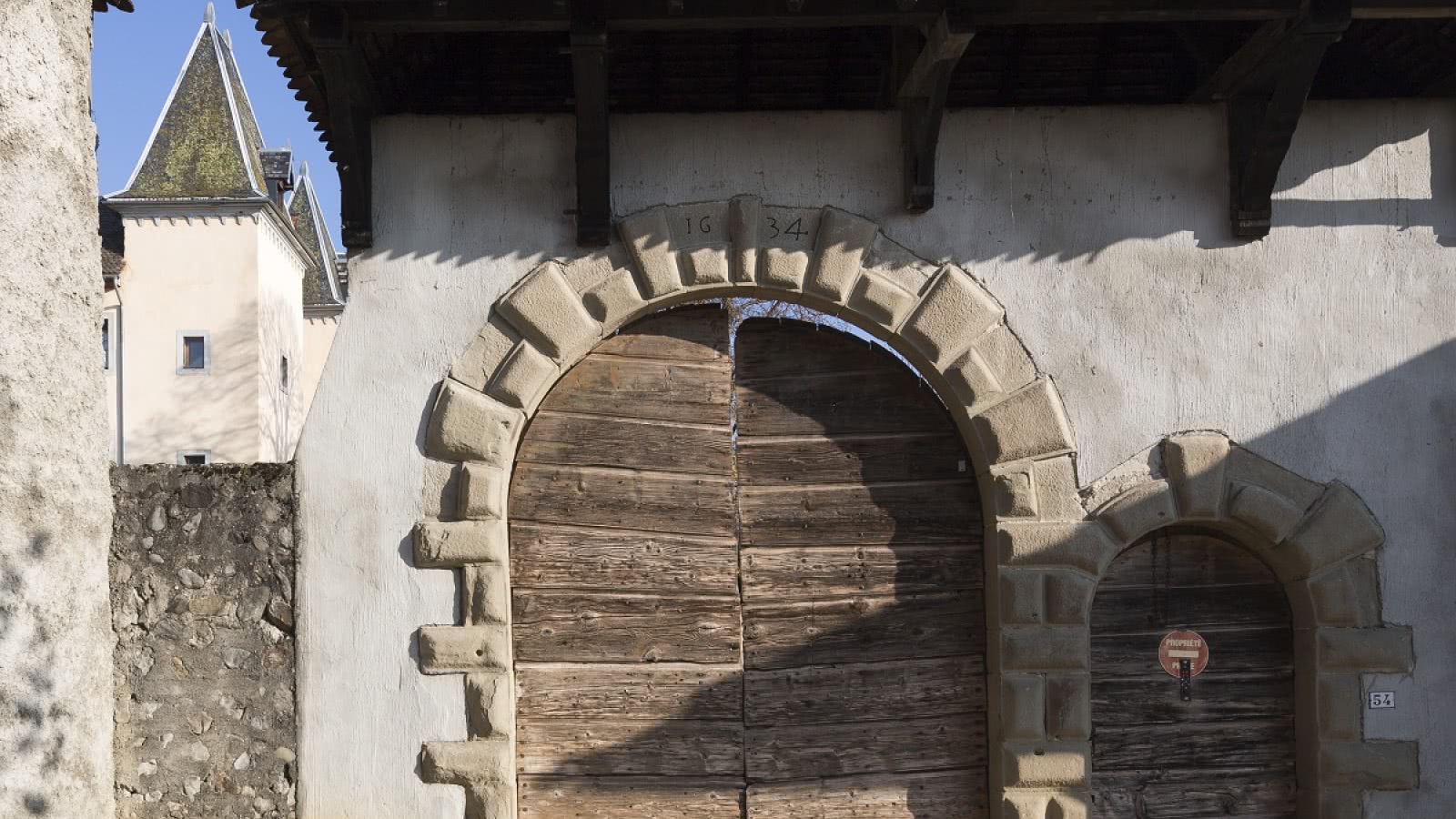 Portail d'entrée du château de Proméry à Pringy