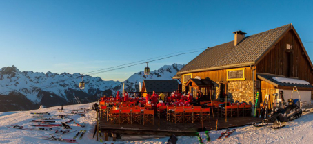 Descente aux flambeaux des moniteurs