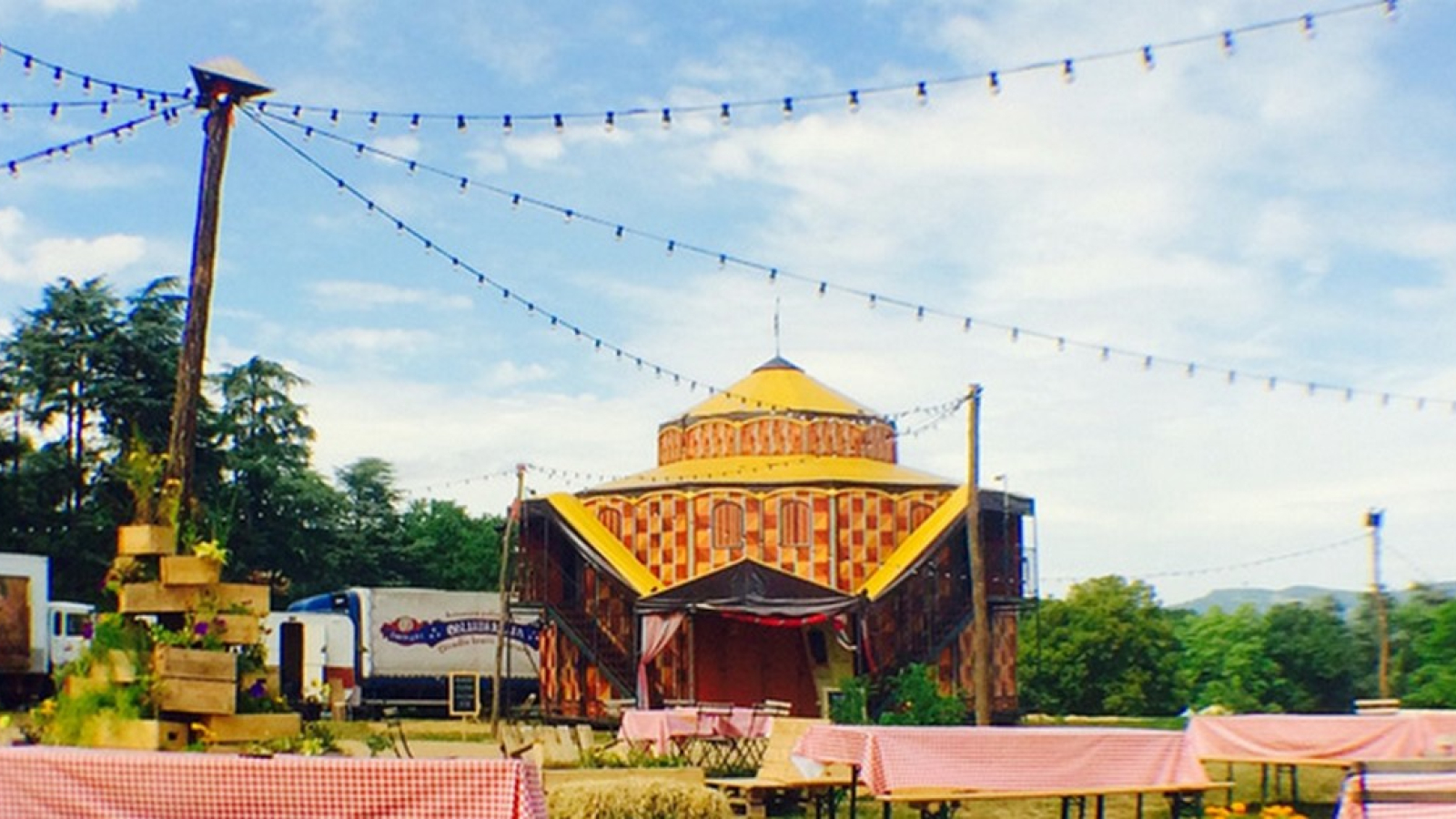 Cirque à Lacroix-Laval