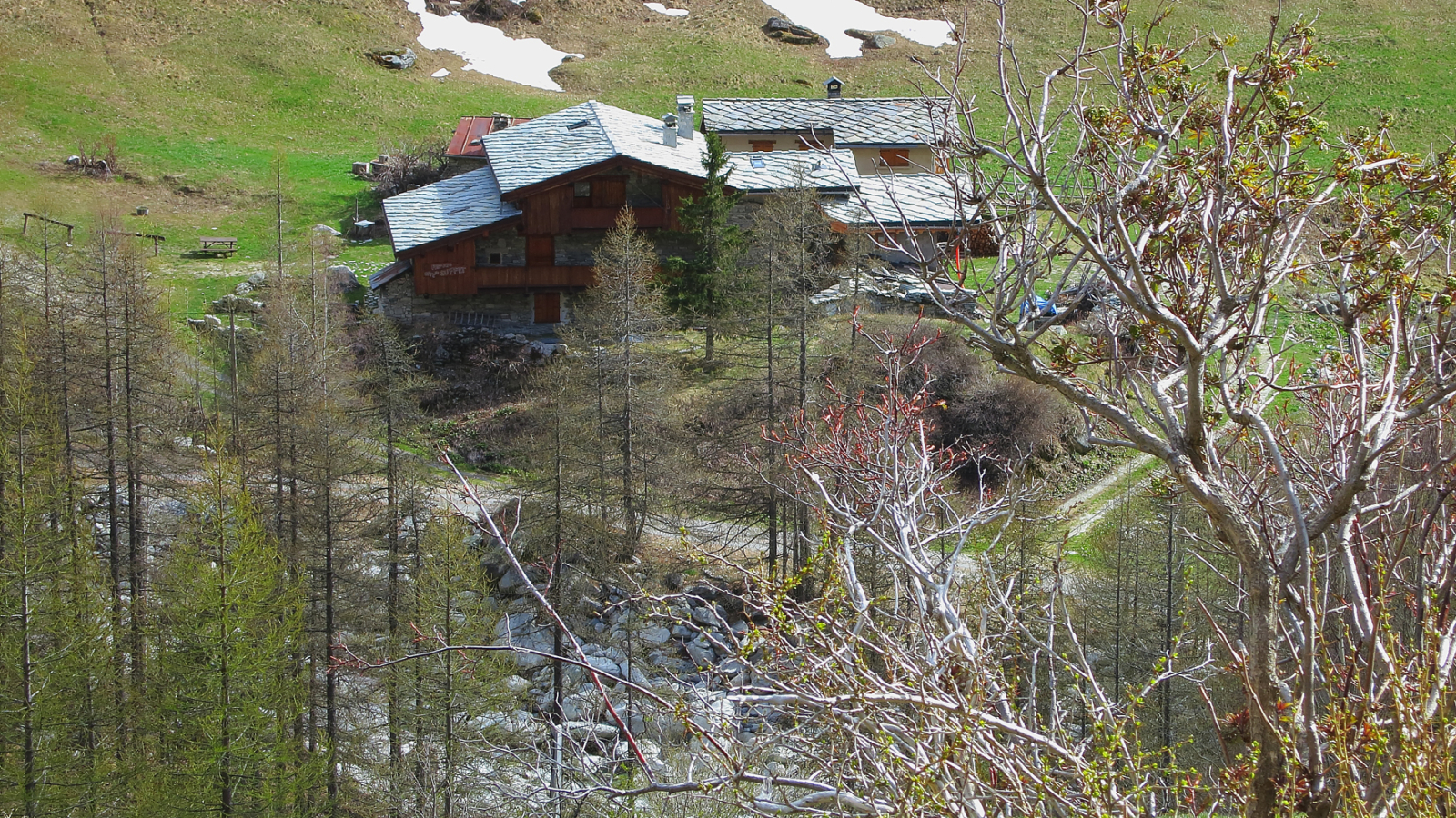 Le printemps au refuge-gîte du Suffet