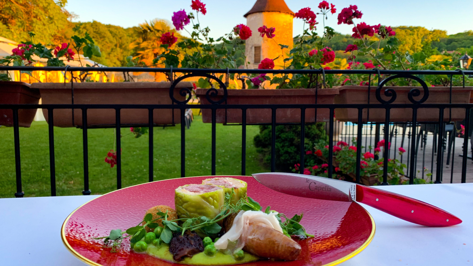 La Capella - Hôtel Restaurant Le Château de Chapeau Cornu - Vignieu - Balcons du Dauphiné - Nord-Isère - à moins d'une heure de Lyon