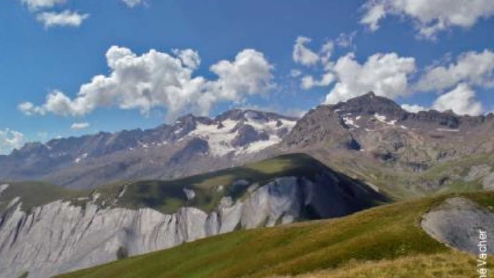 Dépliant Promenades et randonnées autour de Besse