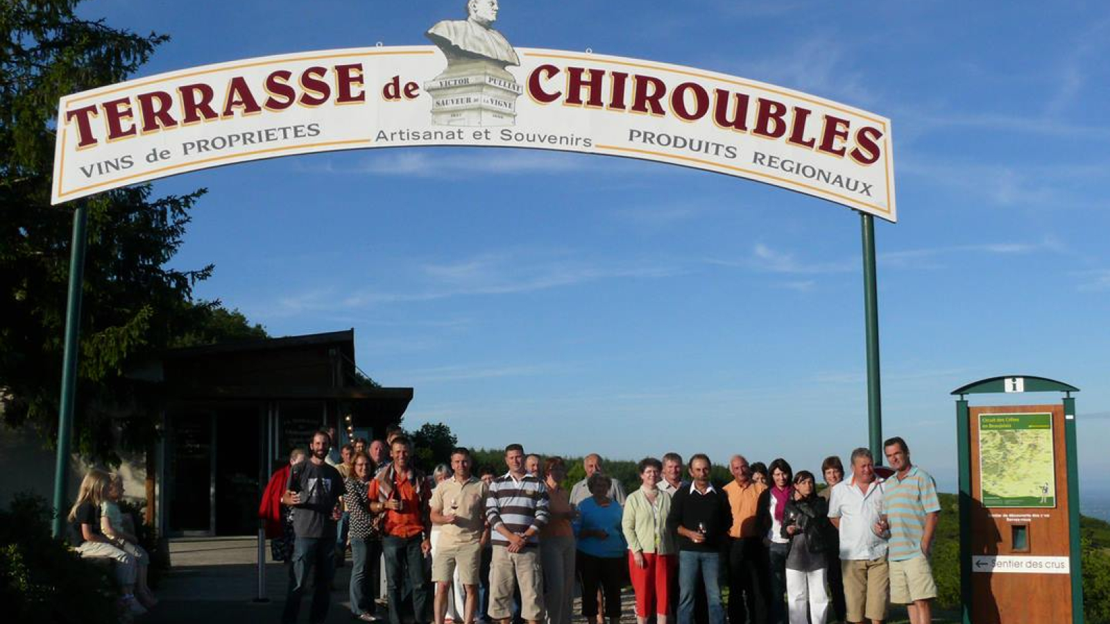 Les vignerons du Cru Chiroubles vous accueillent ...