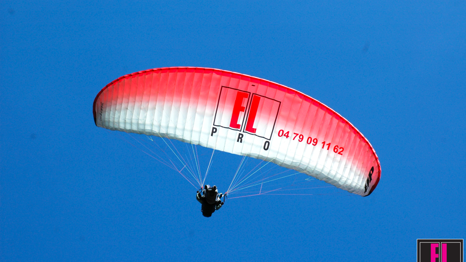 Paragliding with Elpro