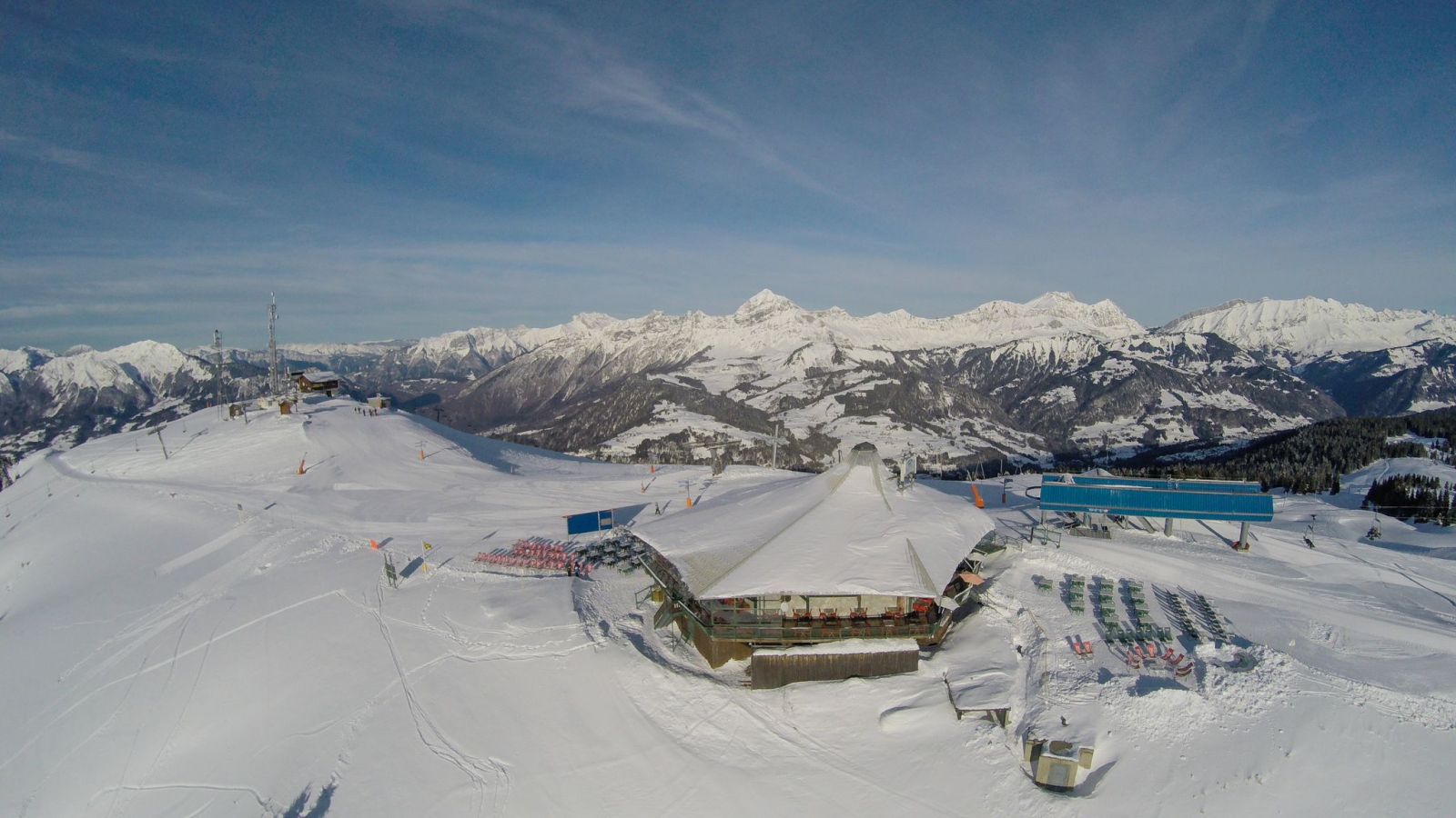 A 2000m d'altitude au sommet du Mont Bisanne et au coeur de l'Espace Diamant