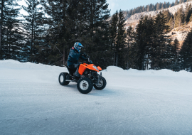 Glissez sur la glace avec votre véhicule