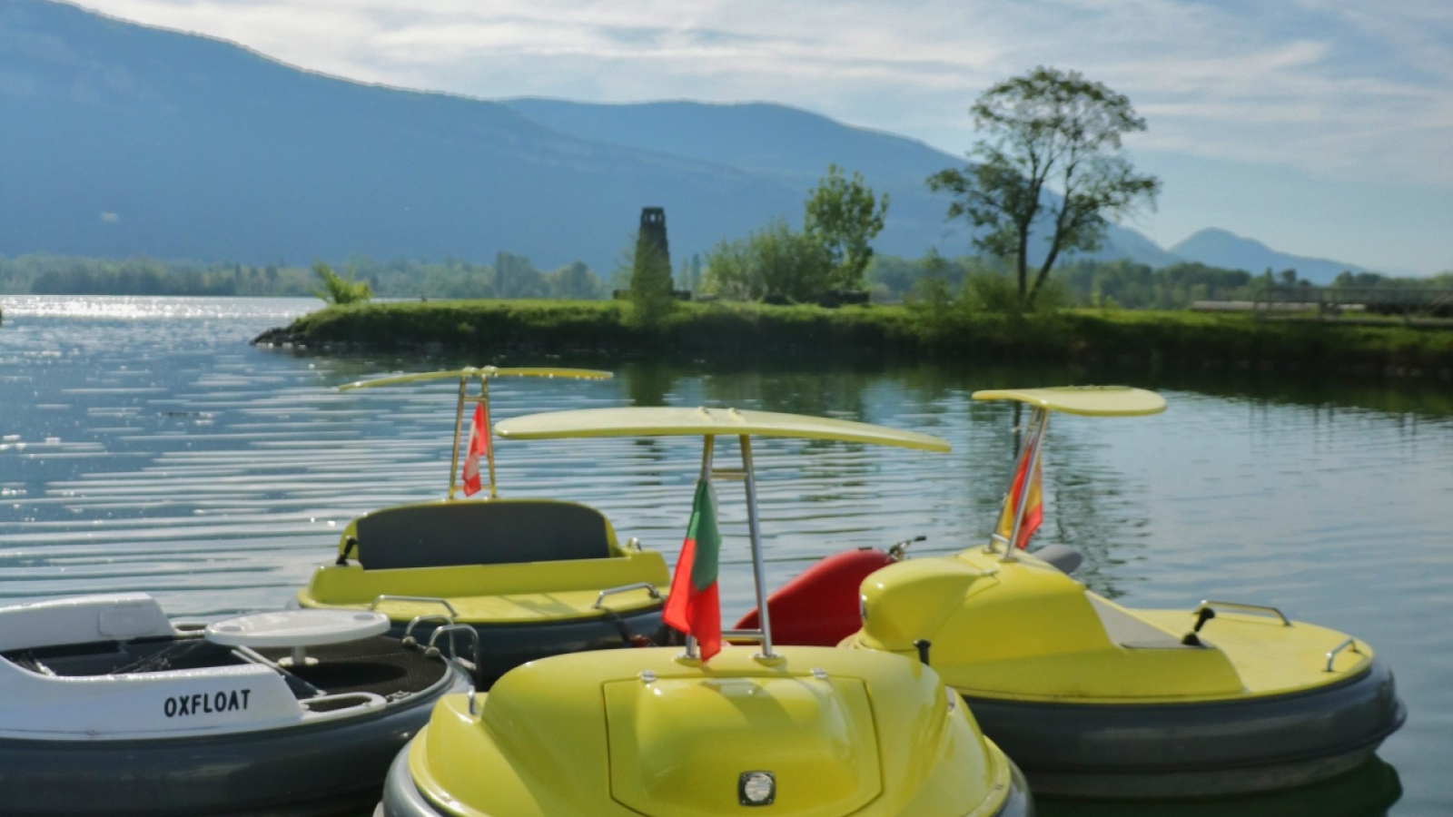 Eden Marine - location d'Oxoon, embarcations électriques - Base de loisirs de la Vallée Bleue - Montalieu-Vercieu - Balcons du Dauphiné - Nord-Isère - à moins d'une heure de Lyon