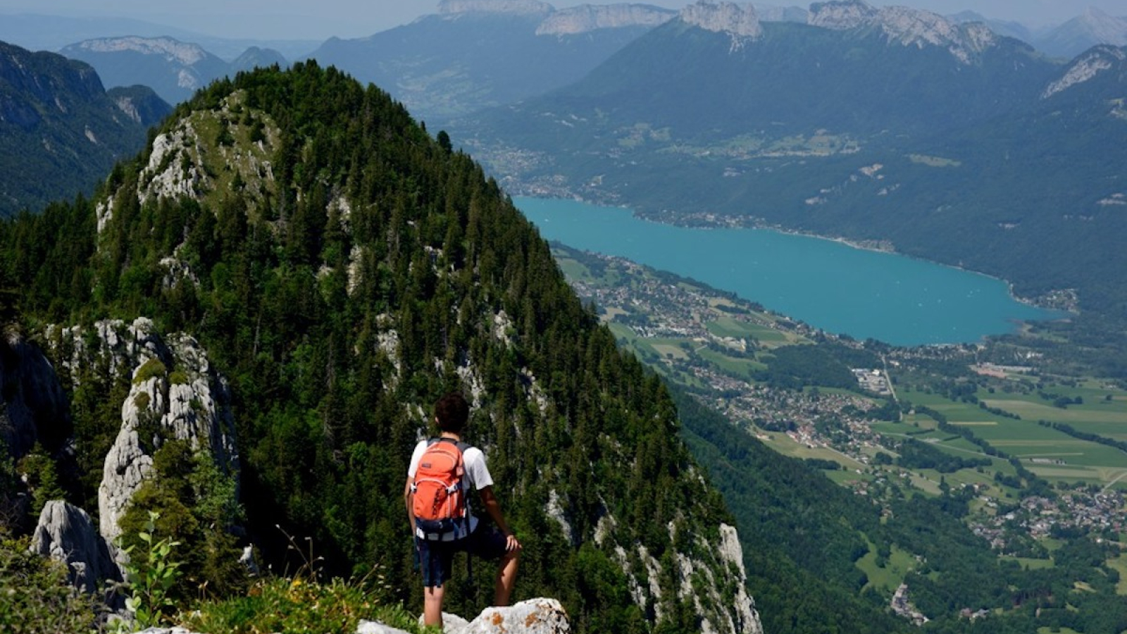 Four magnin et le lac d'Annecy