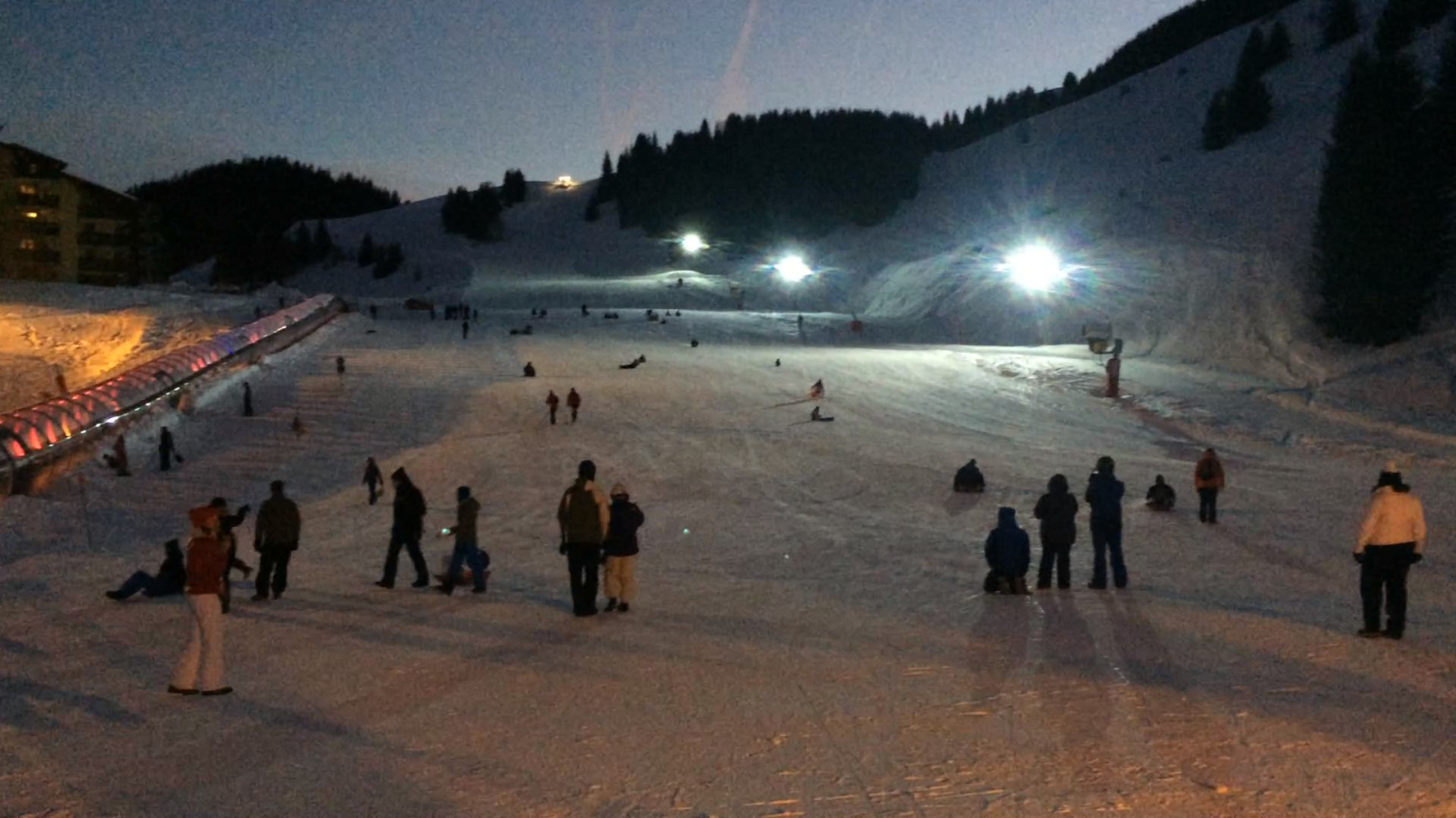 Luge nocturne front de neige