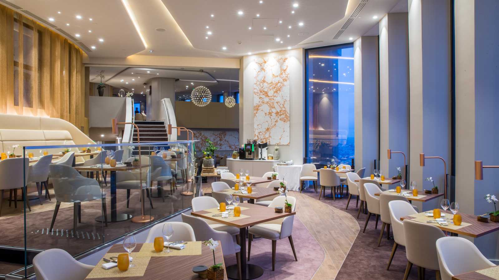 Radisson Blu Hotel - Celest Bar & Restaurant