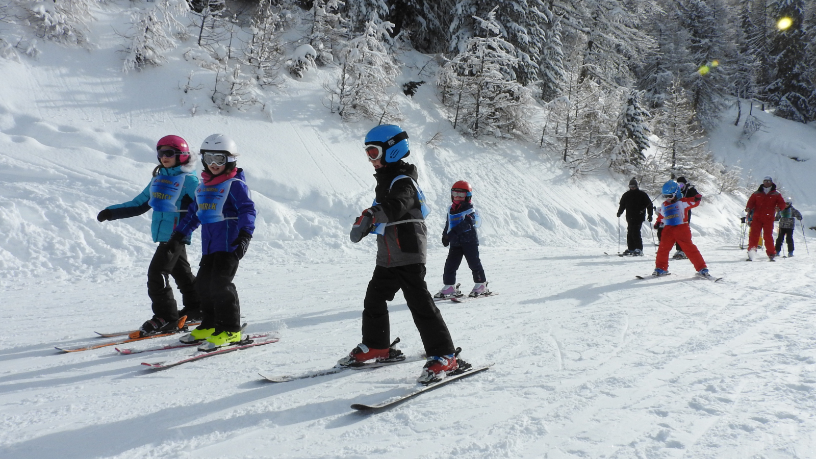 Ski lessons with ESF La Norma