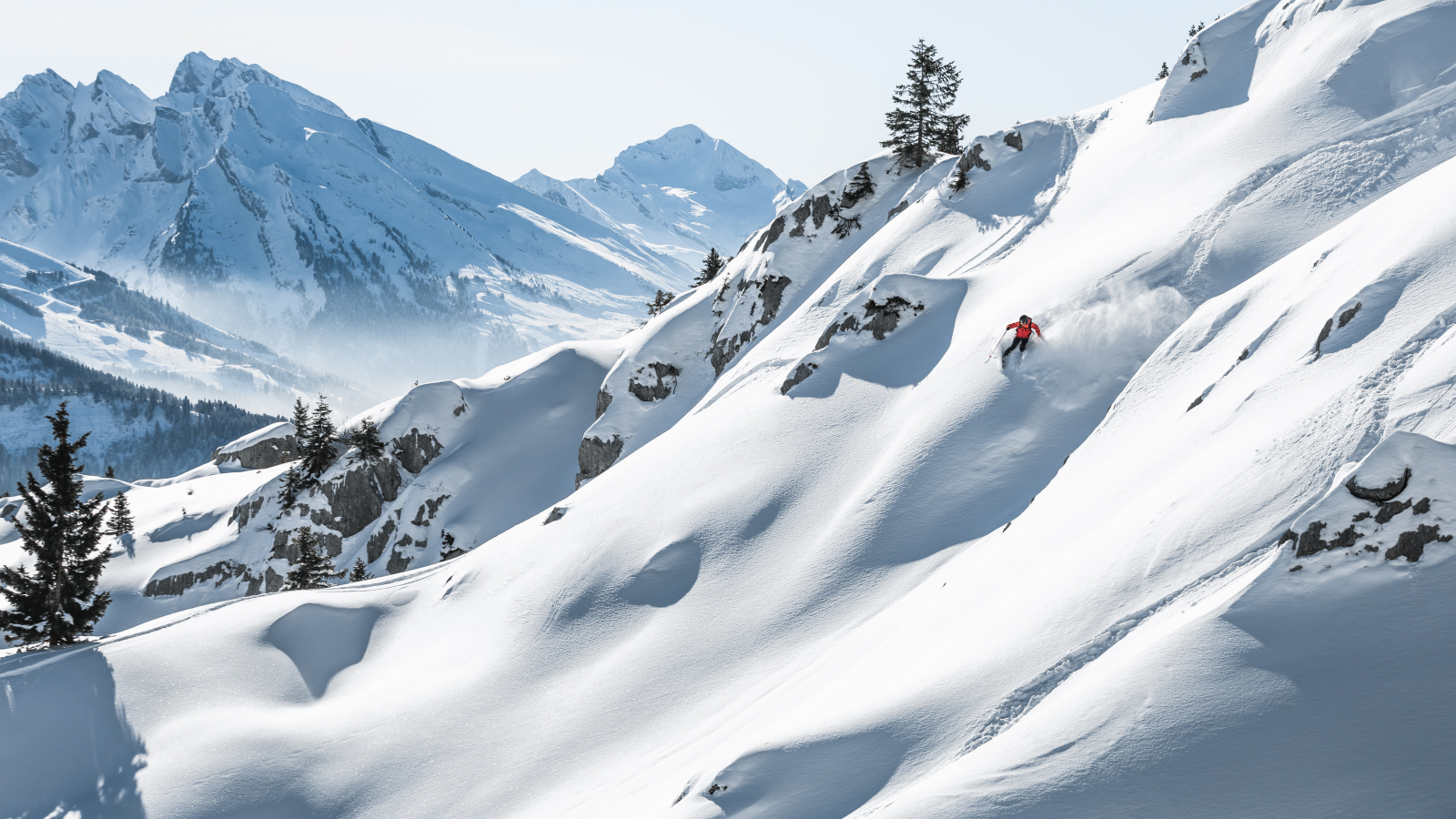 Sortie de Ski hors-piste accompagnée par le bureau des guides de Thônes Manigod - dans les Aravis à Thônes, La Clusaz, Le Grand-Bornand et Manigod