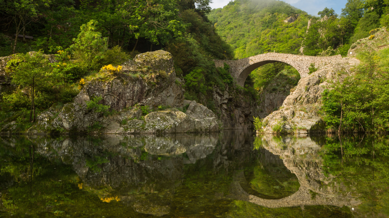 Le Pont du Diable à Thueyts par Simon Bugnon