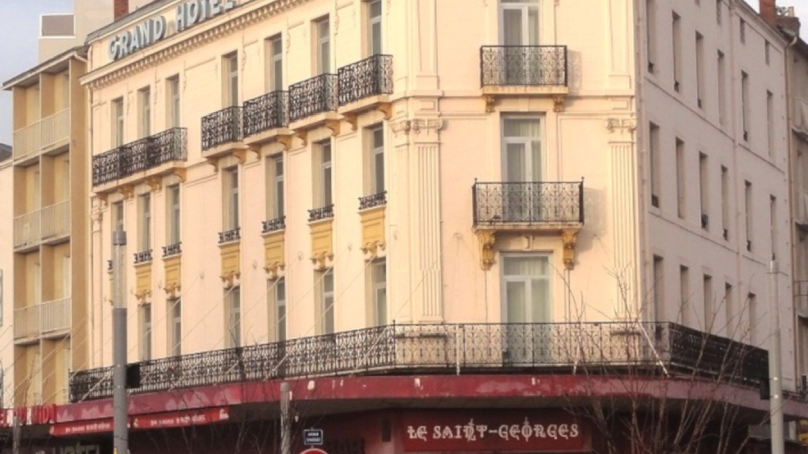 Façade - Grand hôtel du midi