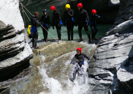 People in the Ecot canyon