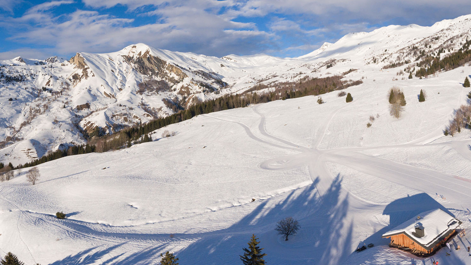 Départ des pistes du domaine nordique de Nâves