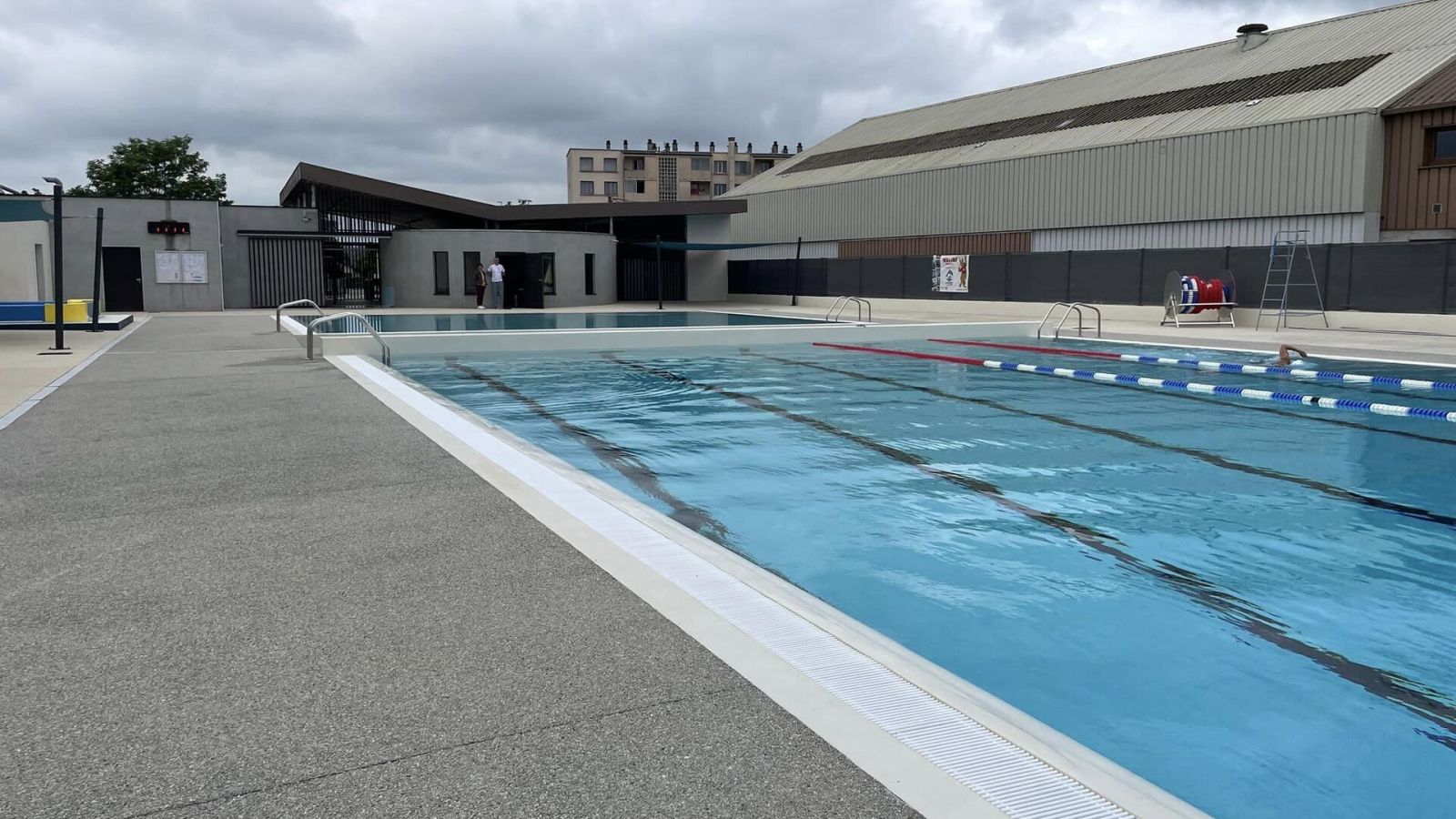 Piscine municipale des Avenières-Veyrins-Thuellin - Balcons du Dauphiné - Nord-Isère - à moins d'une heure de Lyon